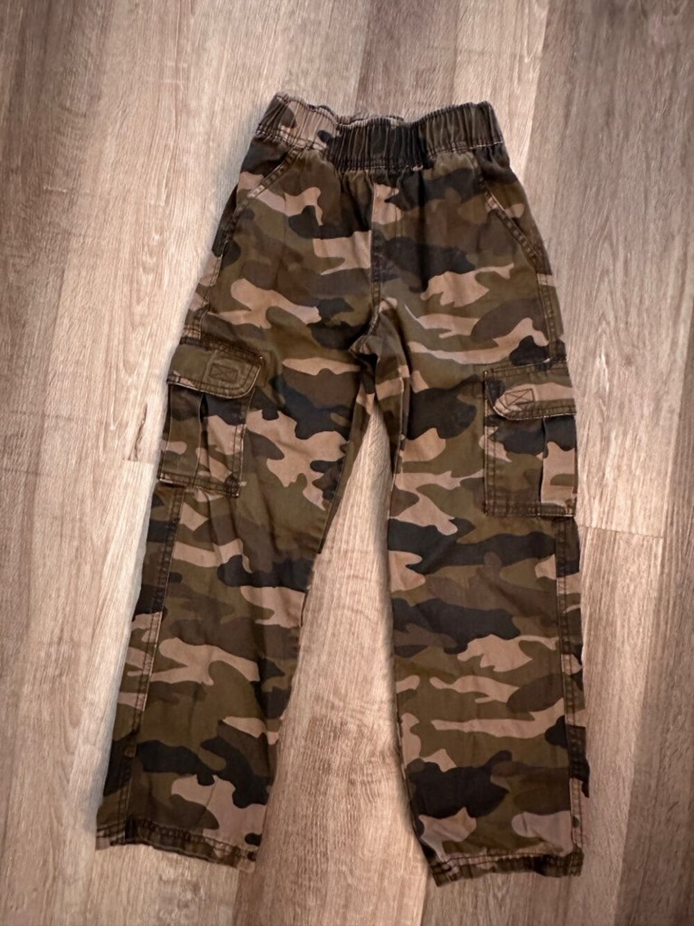 Children’s Place camouflage cargo pants size 7